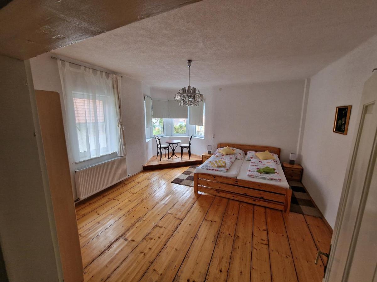 Отель Lerchenhof Фризах Экстерьер фото